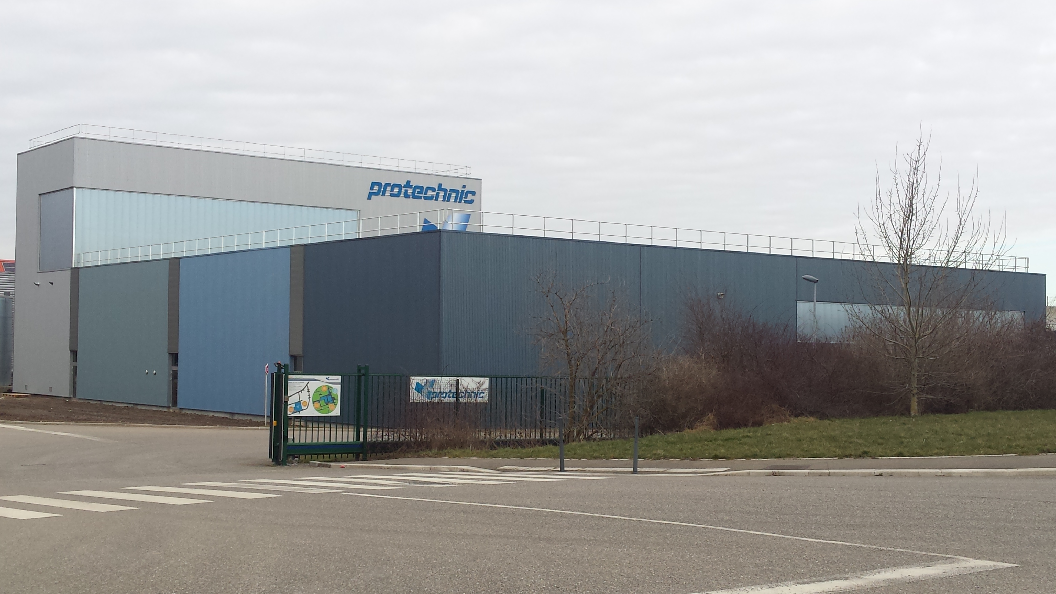 02 - 6013710 - Hall indus Protechnic - Cernay - photo apräs - 2014